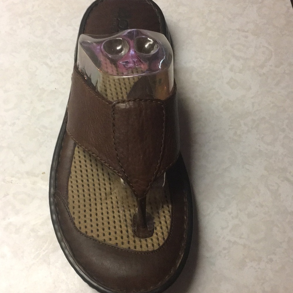 Born sandals